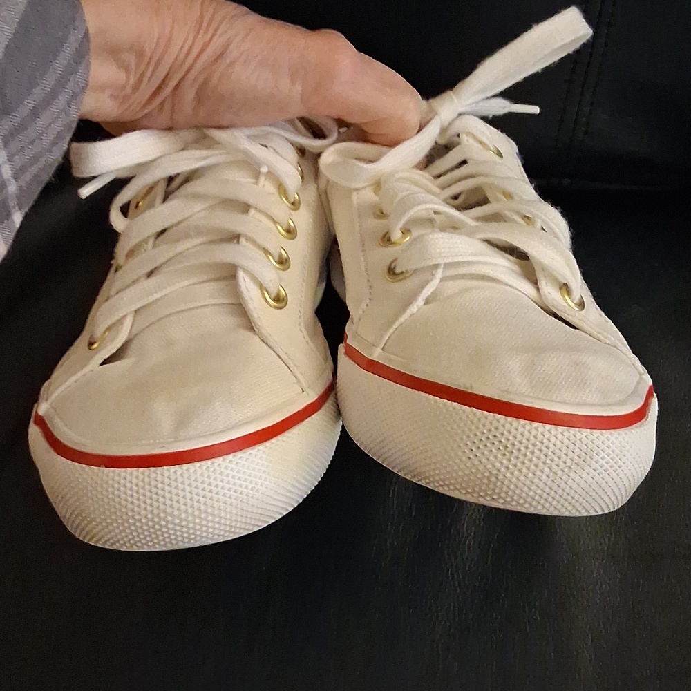 Keds Softerra White Canvas Low-Top Sneakers with Red & Blue Accents Sz 7M - Picture 4 of 8